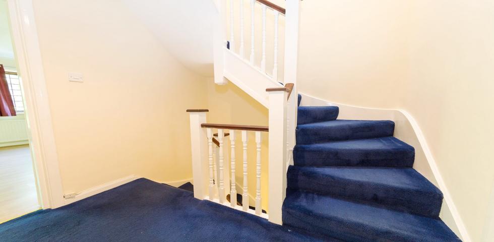 			4 Bedroom, 1 bath, 1 reception House			 St Helens Gardens, LADBROKE GROVE